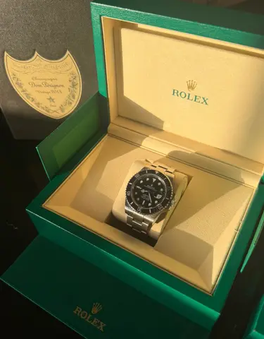 Rolex Submariner (2025) view 2