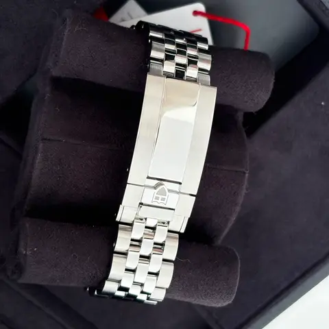 Tudor Black Bay (2024) view 3