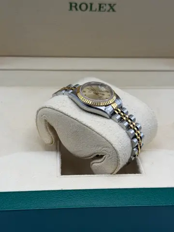 Rolex Datejust 26mm 69173 view 2